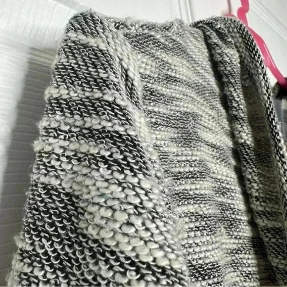 Paper Crane  Cardigan Sweater Heathered Grey & White Size Small - Picture 5 of 16